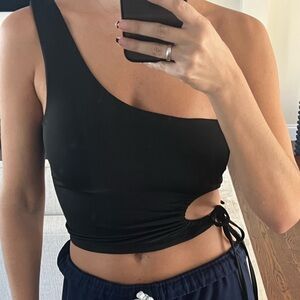 Black One-Shoulder Cutout crop top